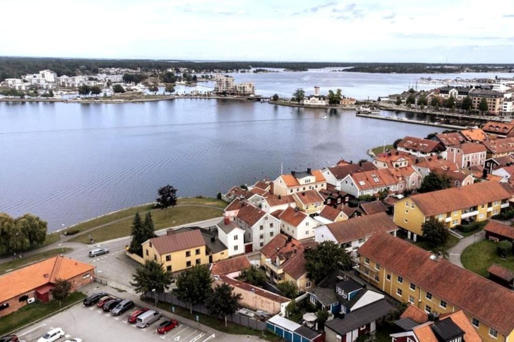 Central Laegenhet I 1700-Talshus Vastervik Exterior photo